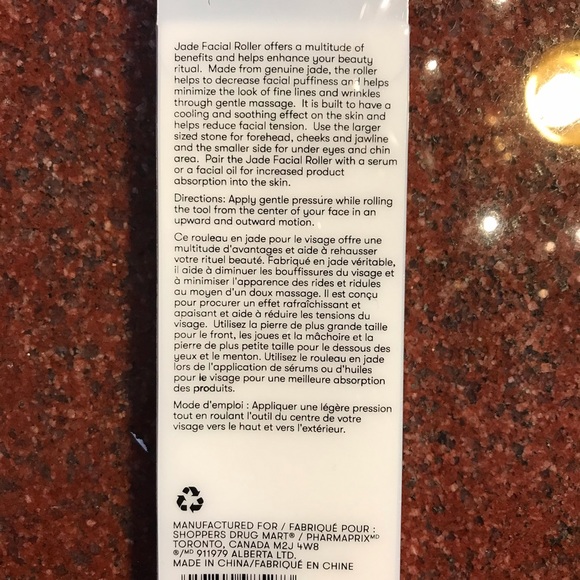 Jade Facial Roller (New In Box) - Picture 2 of 2